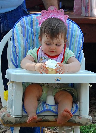 DSC_2026a.jpg - Its time for Cake...