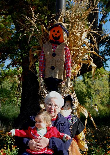 DSC_2535a.jpg - Me and Grandman at the Zoo before Halloween